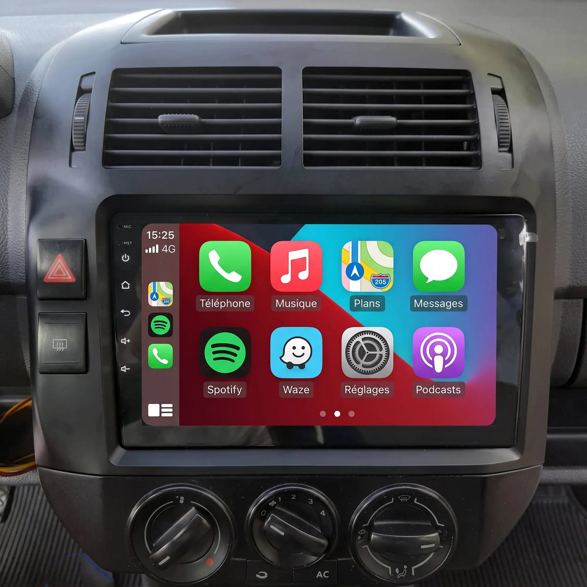 CarPlay français en situation sur l'écran de la VW Polo 4